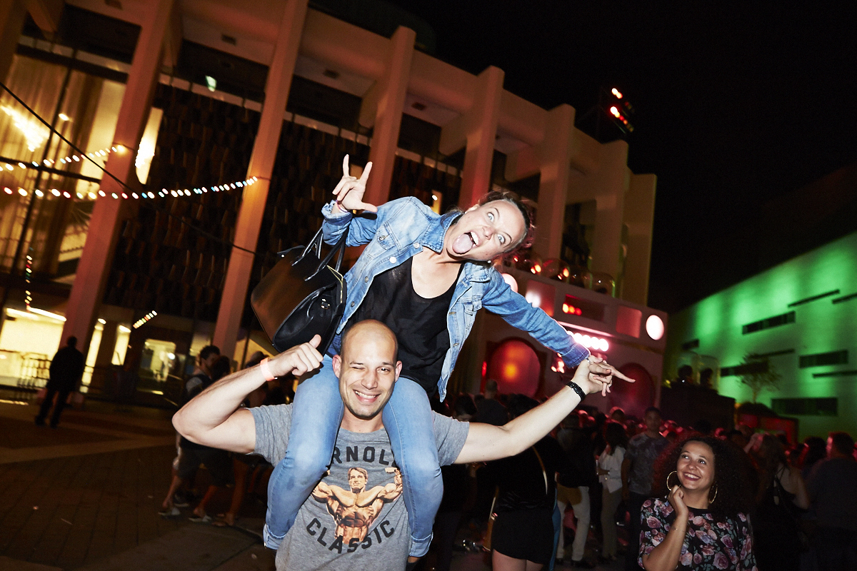 Gros Melting pot Juste pour Rire sous les étoiles à la Place des Arts