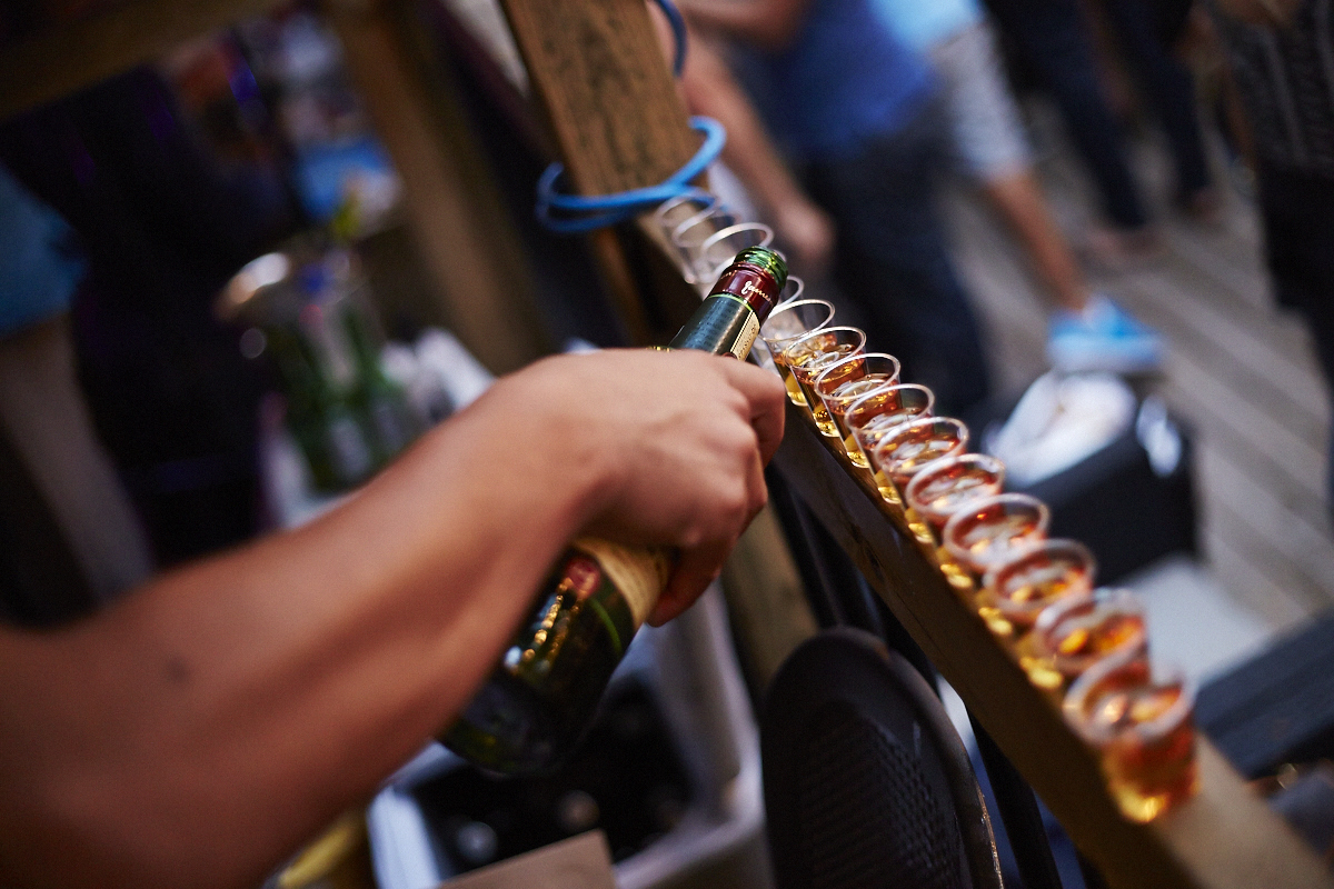 Amène ta bière et mange des brochettes de poulet au Rasoï!