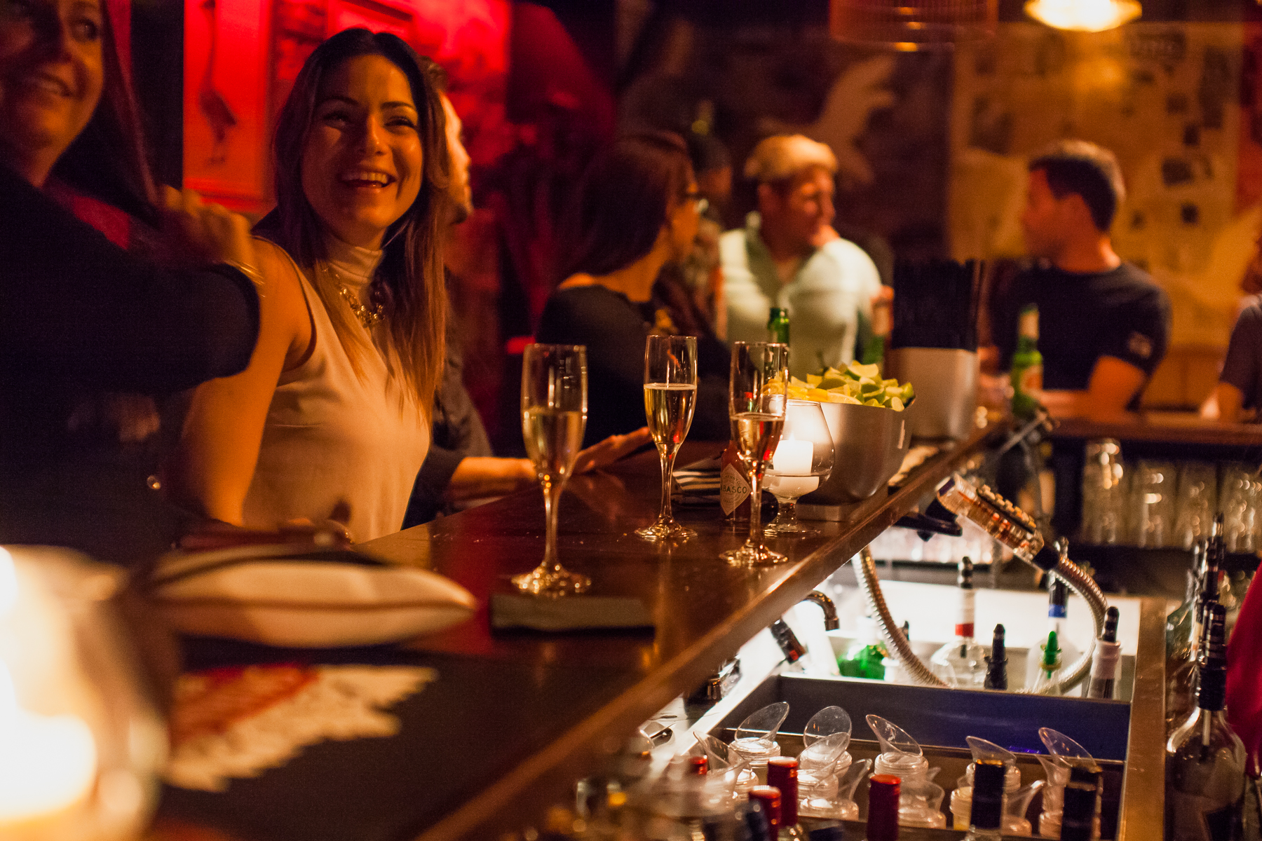 Huîtres, champagne et belles lampes au club Peopl!