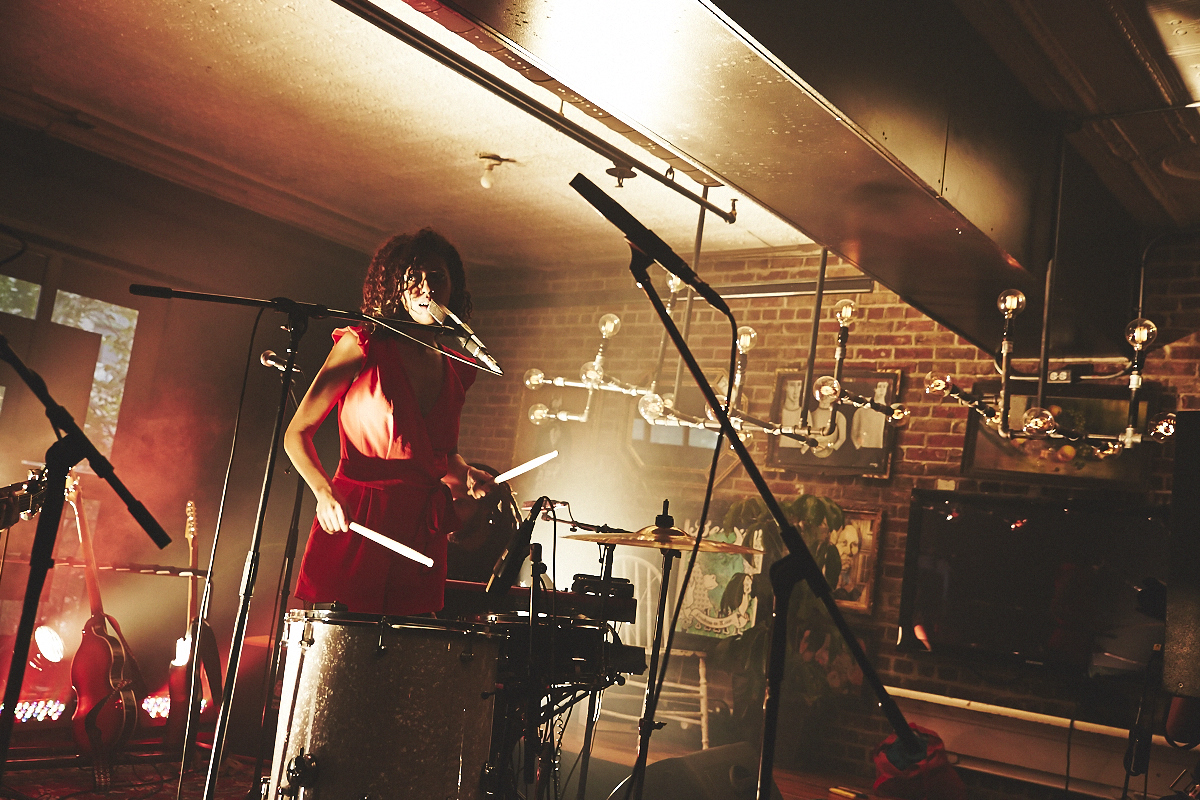 La Bronze fête son tout nouveau release à l'Apt. 200