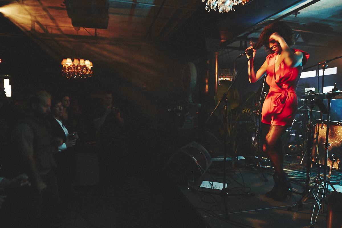 La Bronze fête son tout nouveau release à l'Apt. 200