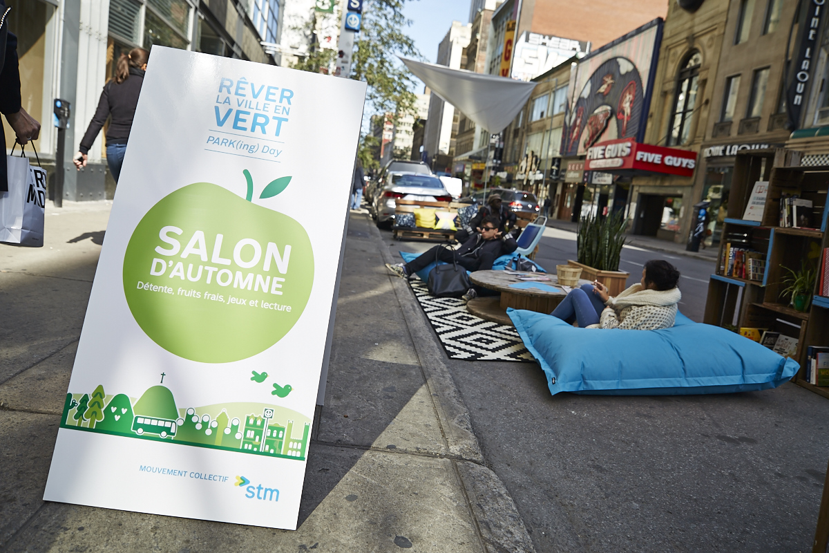 Park(ing) Day Montréal: notre ville déguisée par des nouveaux espaces de stationnement