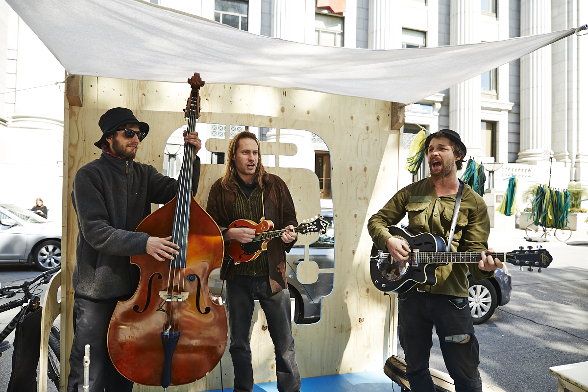 Park(ing) Day Montréal: notre ville déguisée par des nouveaux espaces de stationnement