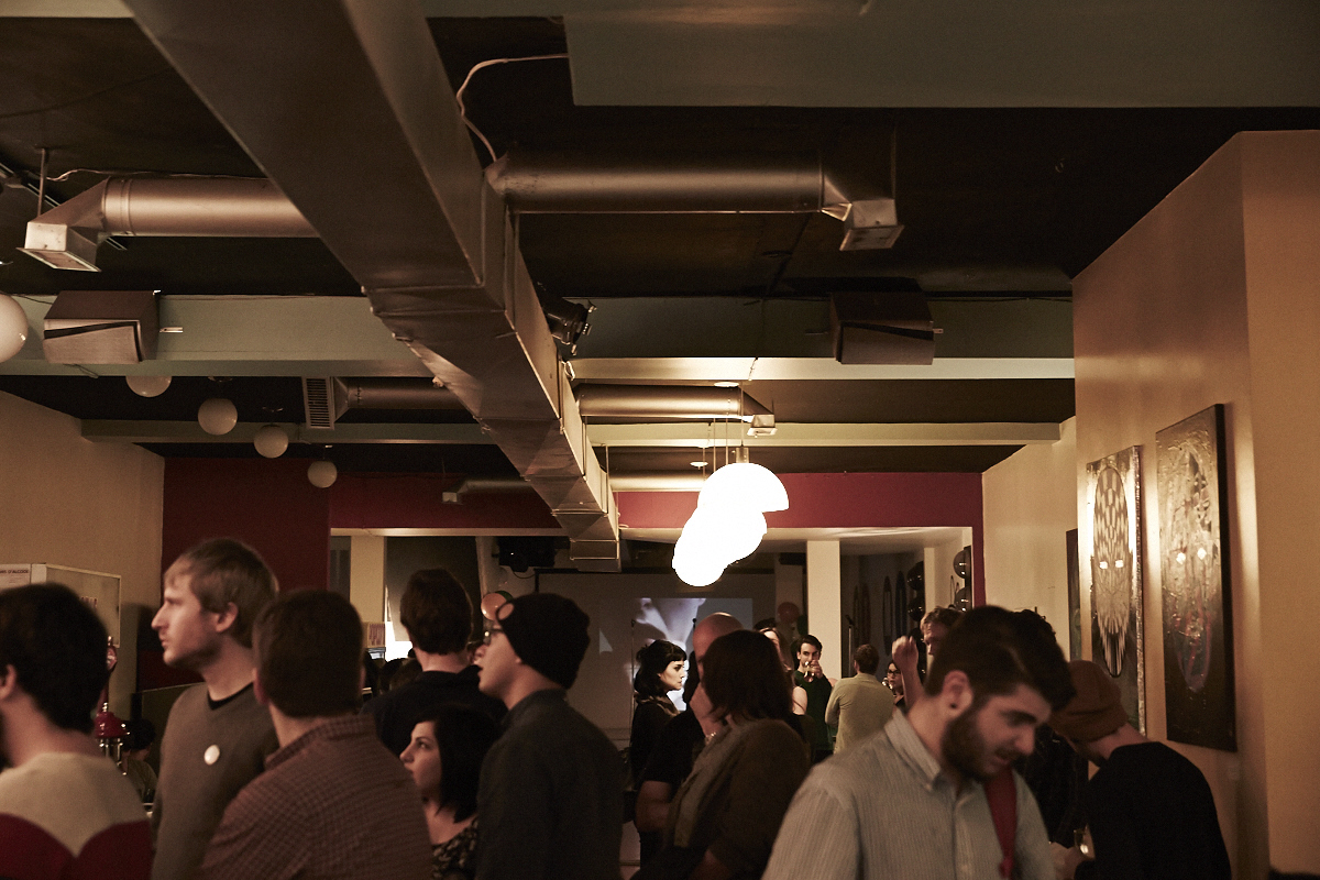 This is better than porn lance son 2e recueil de textes et de photos pas mal osé!