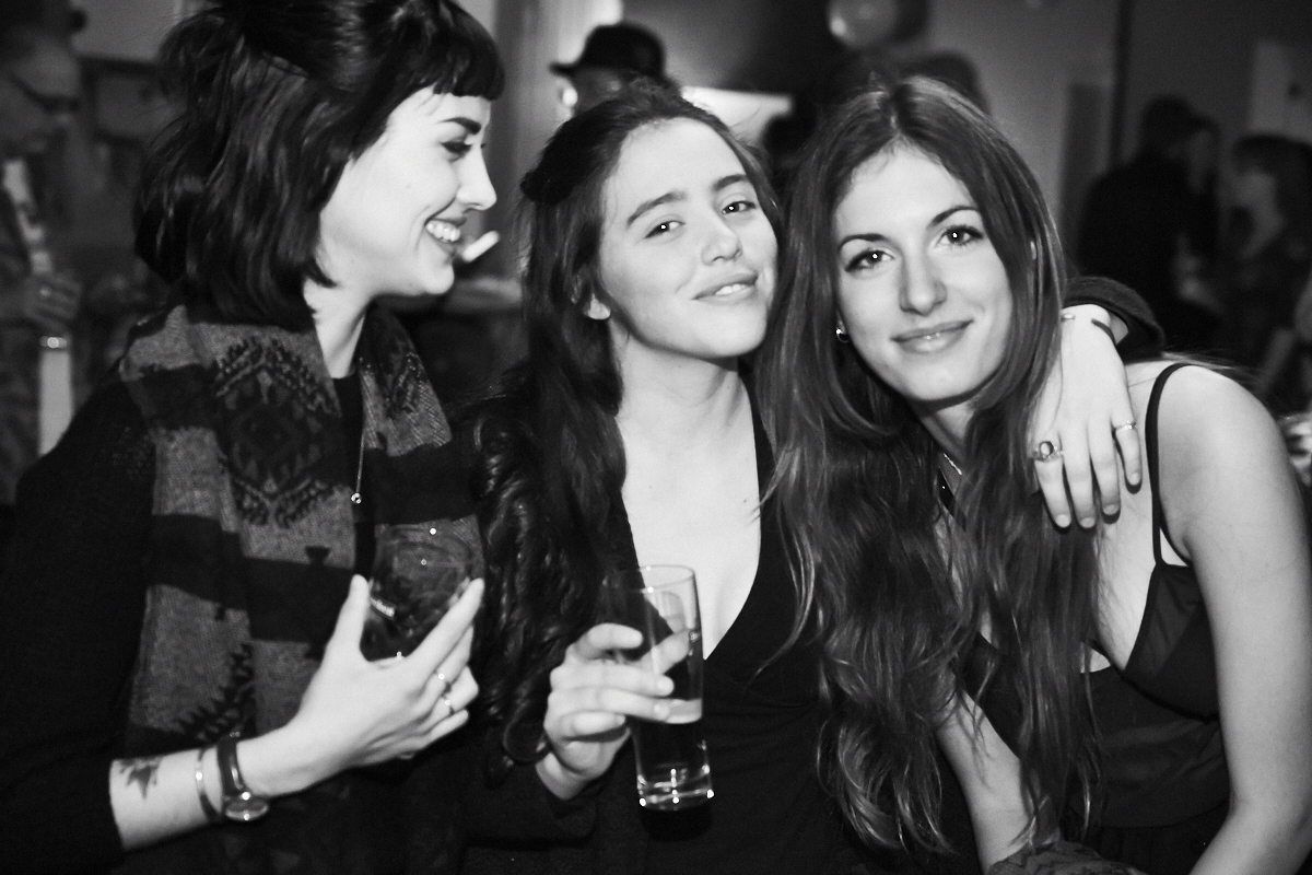 This is better than porn lance son 2e recueil de textes et de photos pas mal osé!