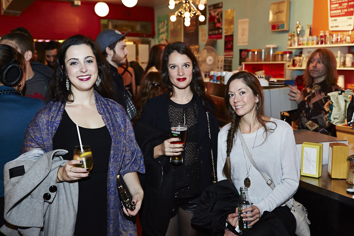 This is better than porn lance son 2e recueil de textes et de photos pas mal osé!