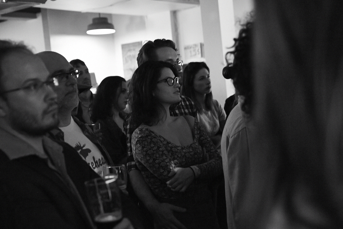 This is better than porn lance son 2e recueil de textes et de photos pas mal osé!