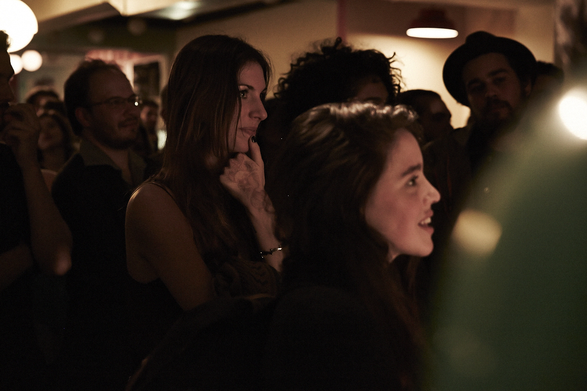 This is better than porn lance son 2e recueil de textes et de photos pas mal osé!