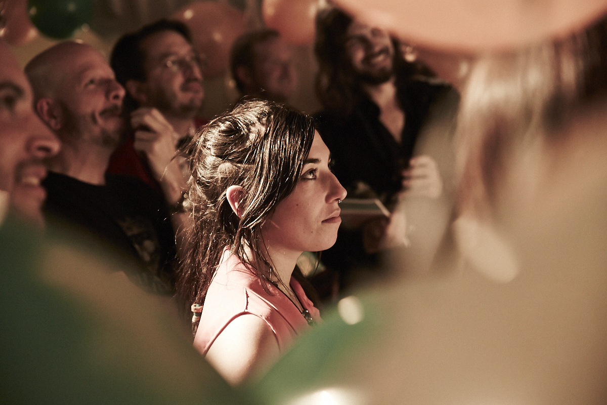 This is better than porn lance son 2e recueil de textes et de photos pas mal osé!