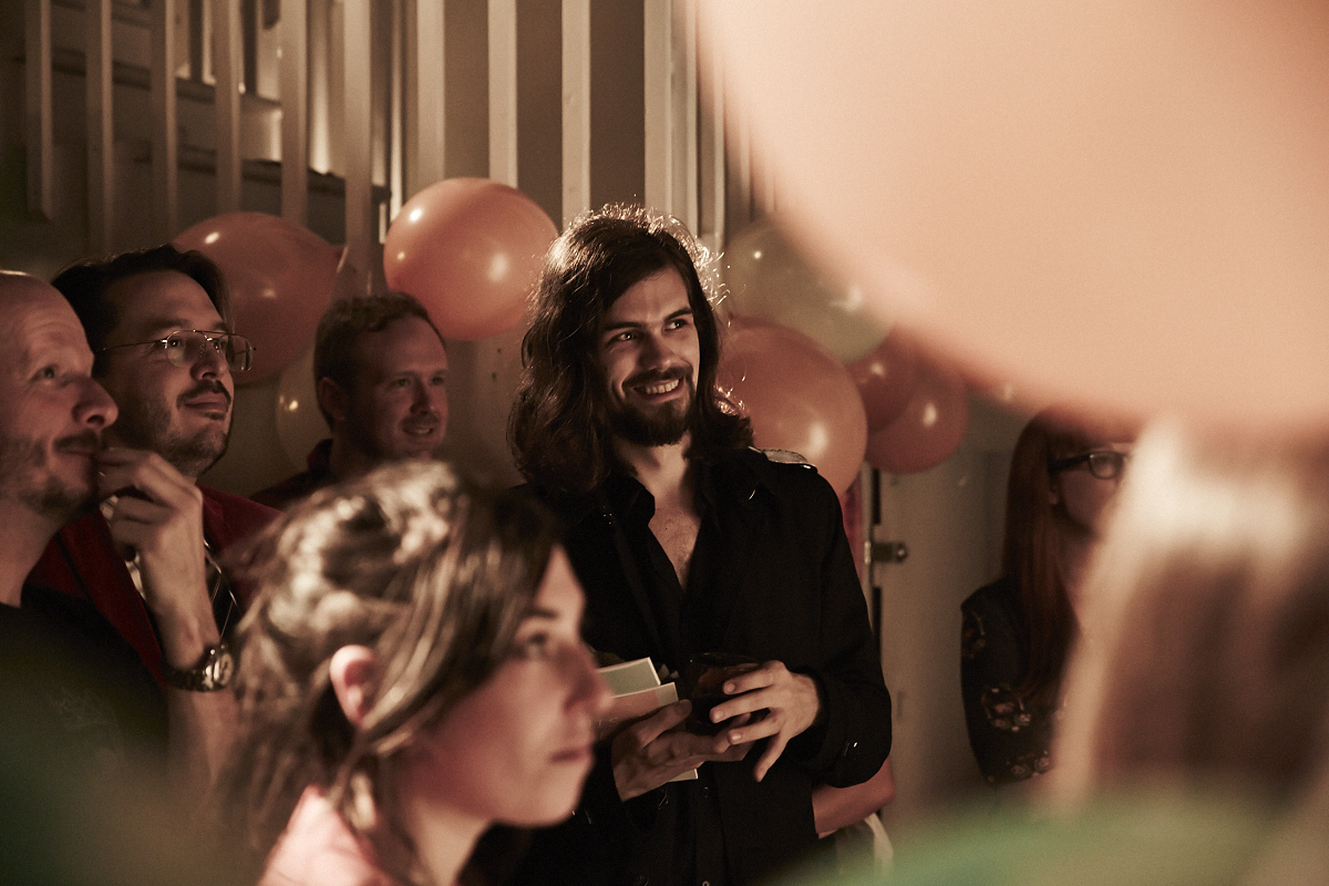 This is better than porn lance son 2e recueil de textes et de photos pas mal osé!