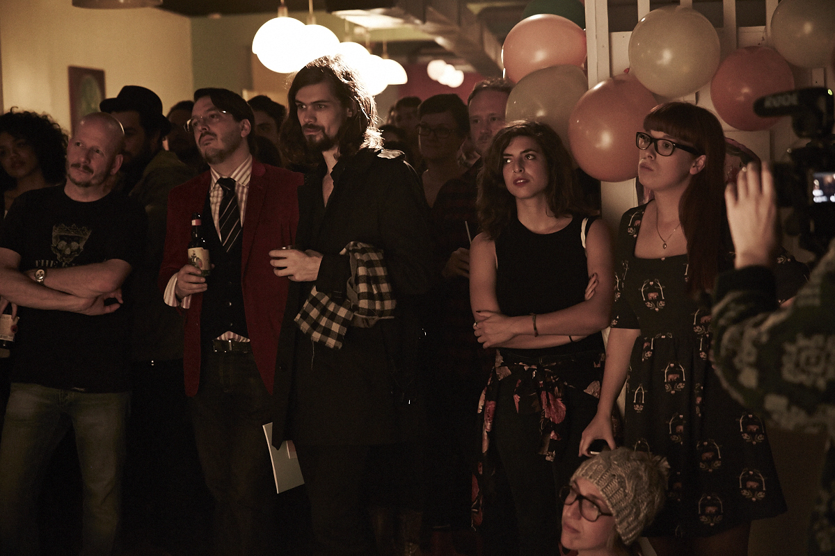 This is better than porn lance son 2e recueil de textes et de photos pas mal osé!