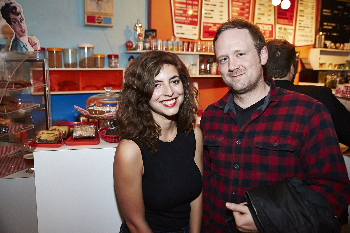 This is better than porn lance son 2e recueil de textes et de photos pas mal osé!