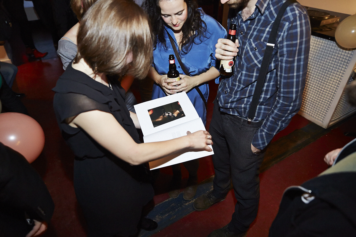 This is better than porn lance son 2e recueil de textes et de photos pas mal osé!