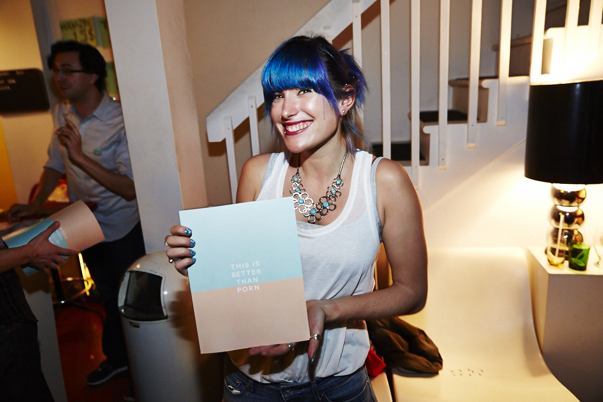 This is better than porn lance son 2e recueil de textes et de photos pas mal osé!