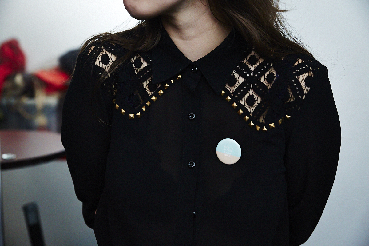 This is better than porn lance son 2e recueil de textes et de photos pas mal osé!