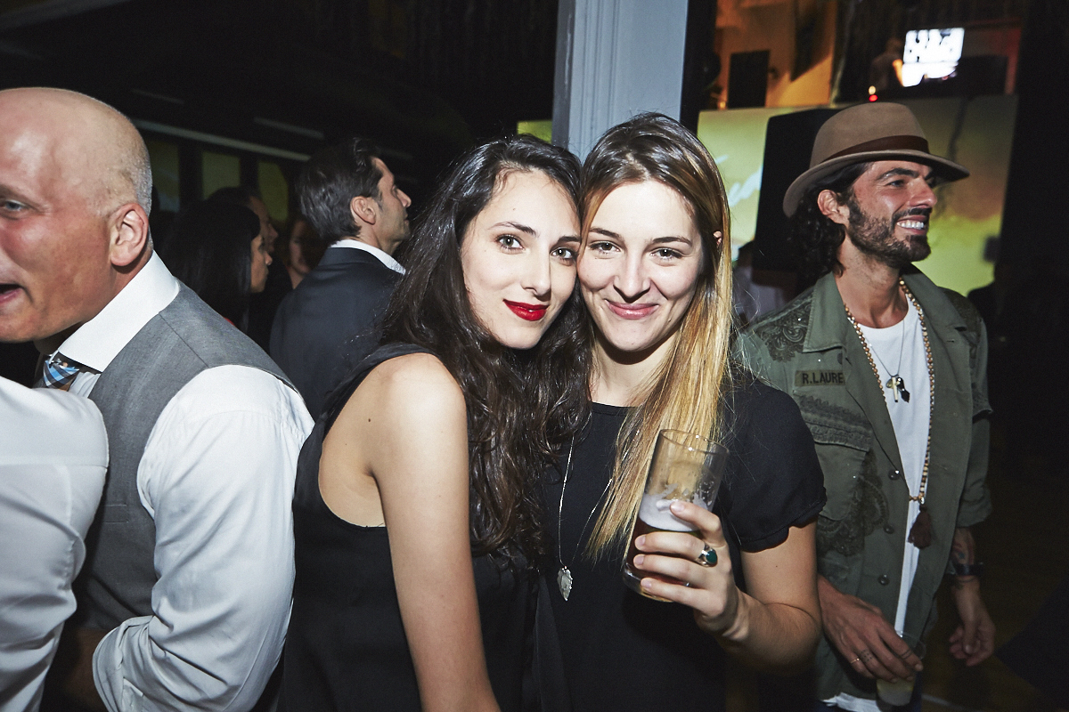 L'agence Tuxedo célèbre son déménagement avec une pendaison de crémaillère bien arrosée!