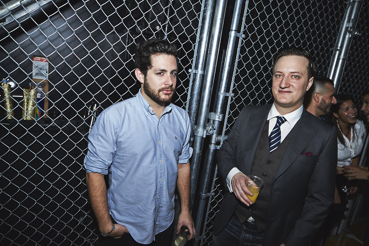 L'agence Tuxedo célèbre son déménagement avec une pendaison de crémaillère bien arrosée!