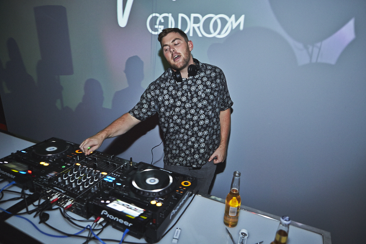 L'agence Tuxedo célèbre son déménagement avec une pendaison de crémaillère bien arrosée!