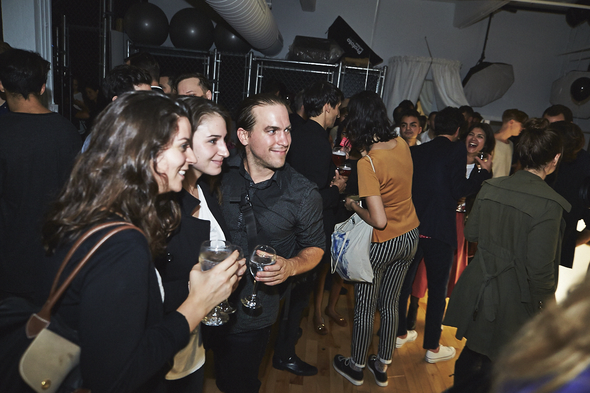 L'agence Tuxedo célèbre son déménagement avec une pendaison de crémaillère bien arrosée!
