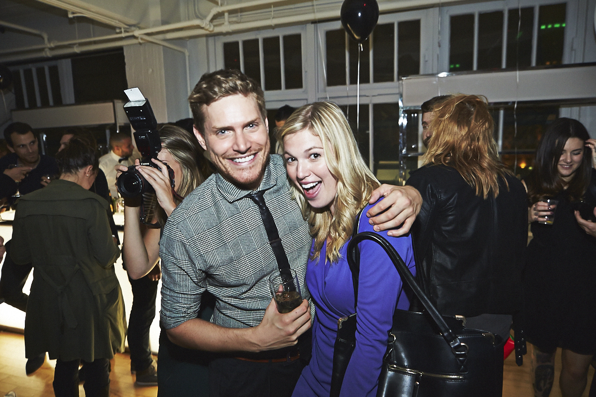 L'agence Tuxedo célèbre son déménagement avec une pendaison de crémaillère bien arrosée!