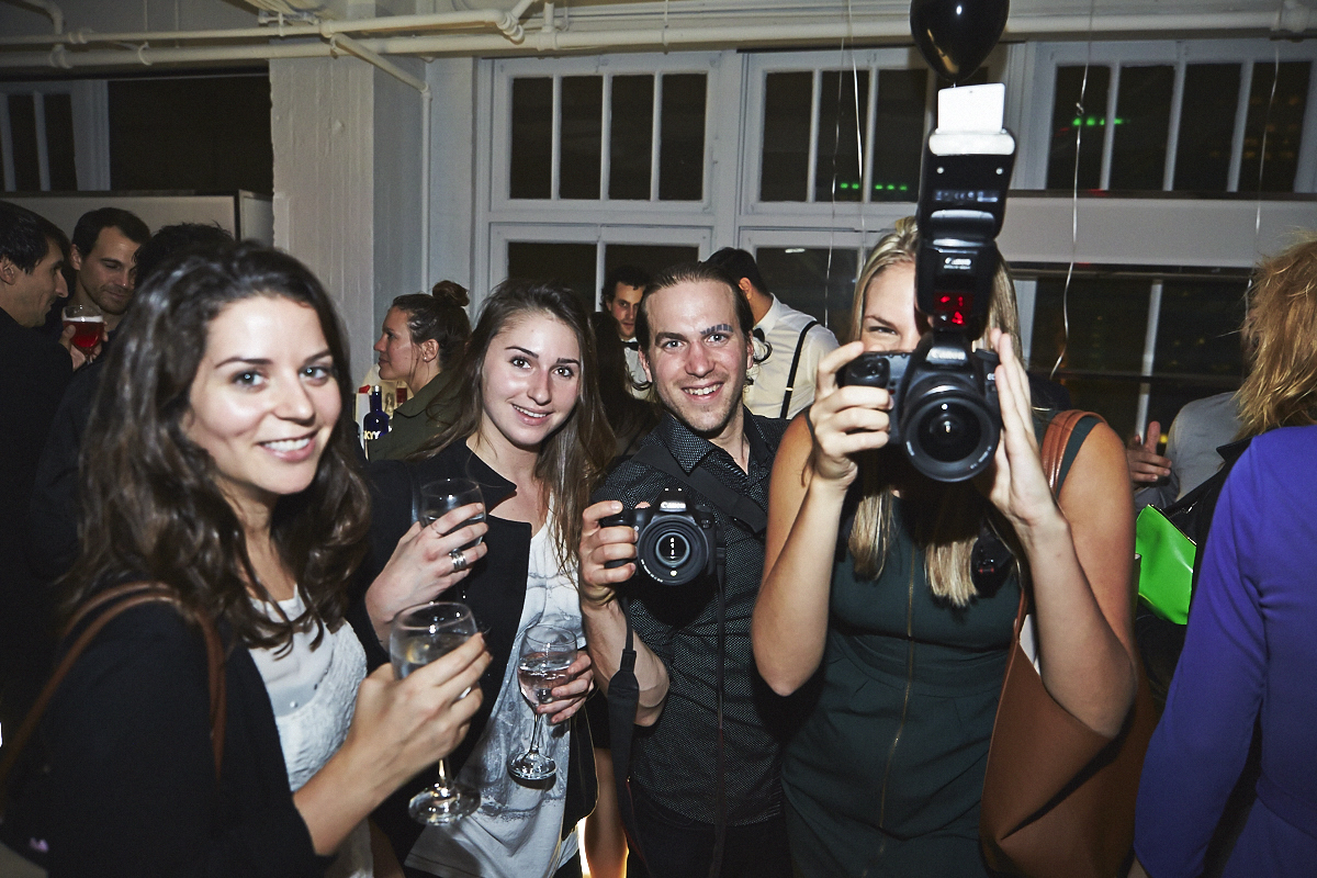 L'agence Tuxedo célèbre son déménagement avec une pendaison de crémaillère bien arrosée!