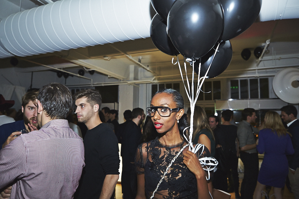 L'agence Tuxedo célèbre son déménagement avec une pendaison de crémaillère bien arrosée!