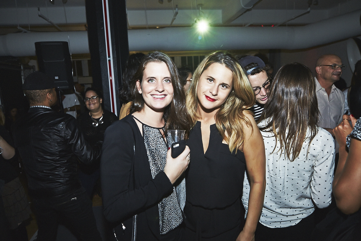 L'agence Tuxedo célèbre son déménagement avec une pendaison de crémaillère bien arrosée!