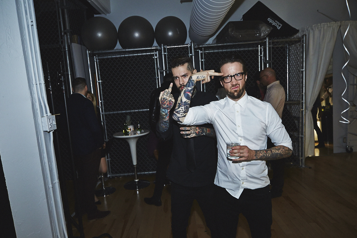 L'agence Tuxedo célèbre son déménagement avec une pendaison de crémaillère bien arrosée!