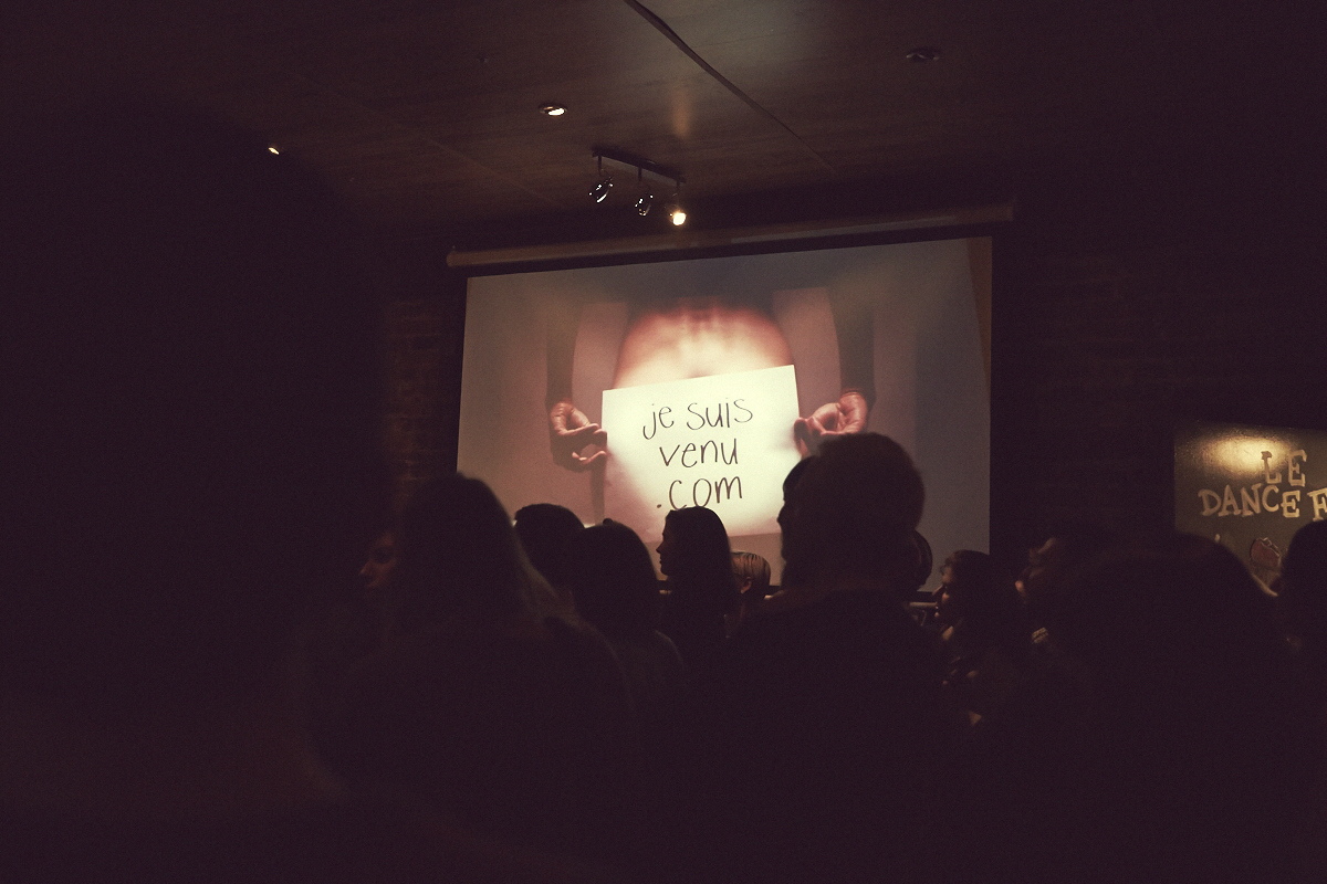 Venir en gang pour les 1 an du site de nouvelles et images érotiques jesuisvenu.com