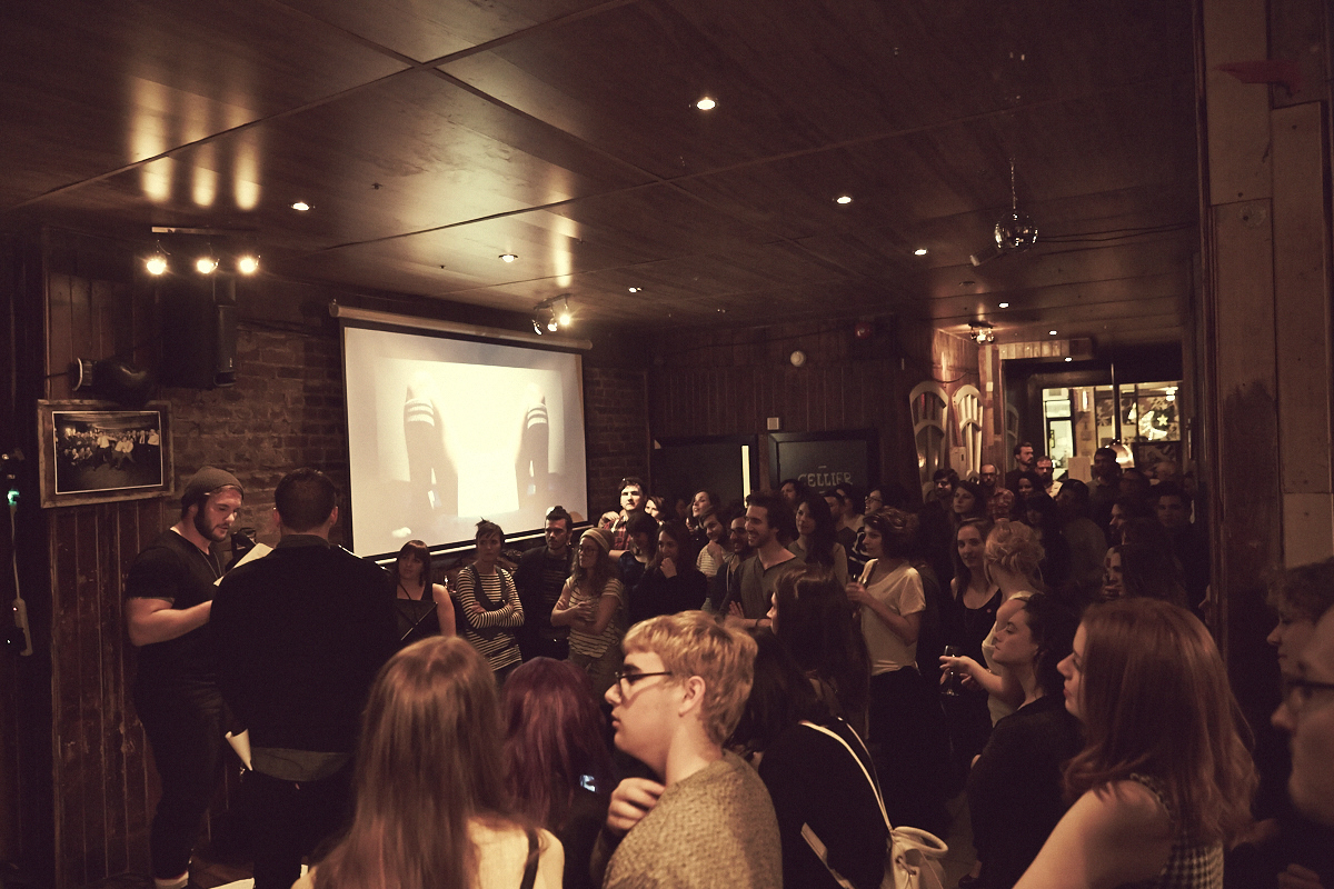 Venir en gang pour les 1 an du site de nouvelles et images érotiques jesuisvenu.com