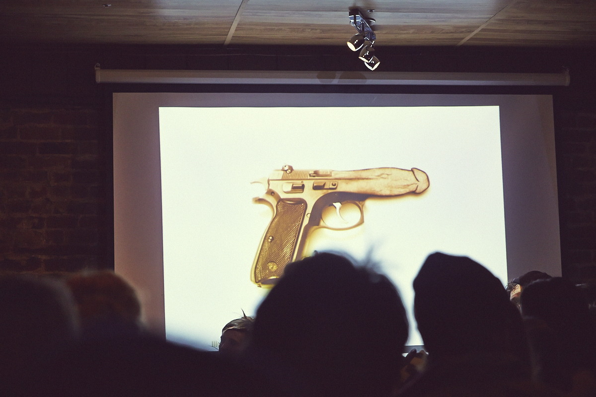 Venir en gang pour les 1 an du site de nouvelles et images érotiques jesuisvenu.com