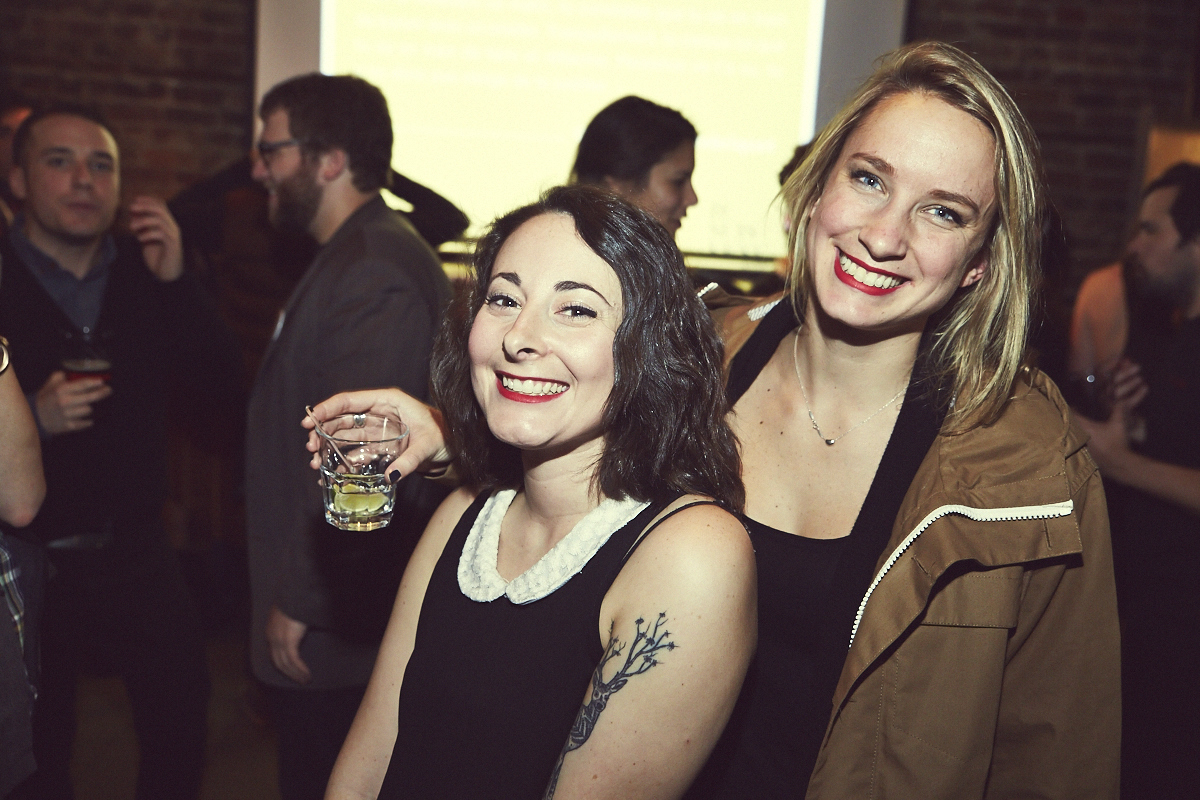 Venir en gang pour les 1 an du site de nouvelles et images érotiques jesuisvenu.com