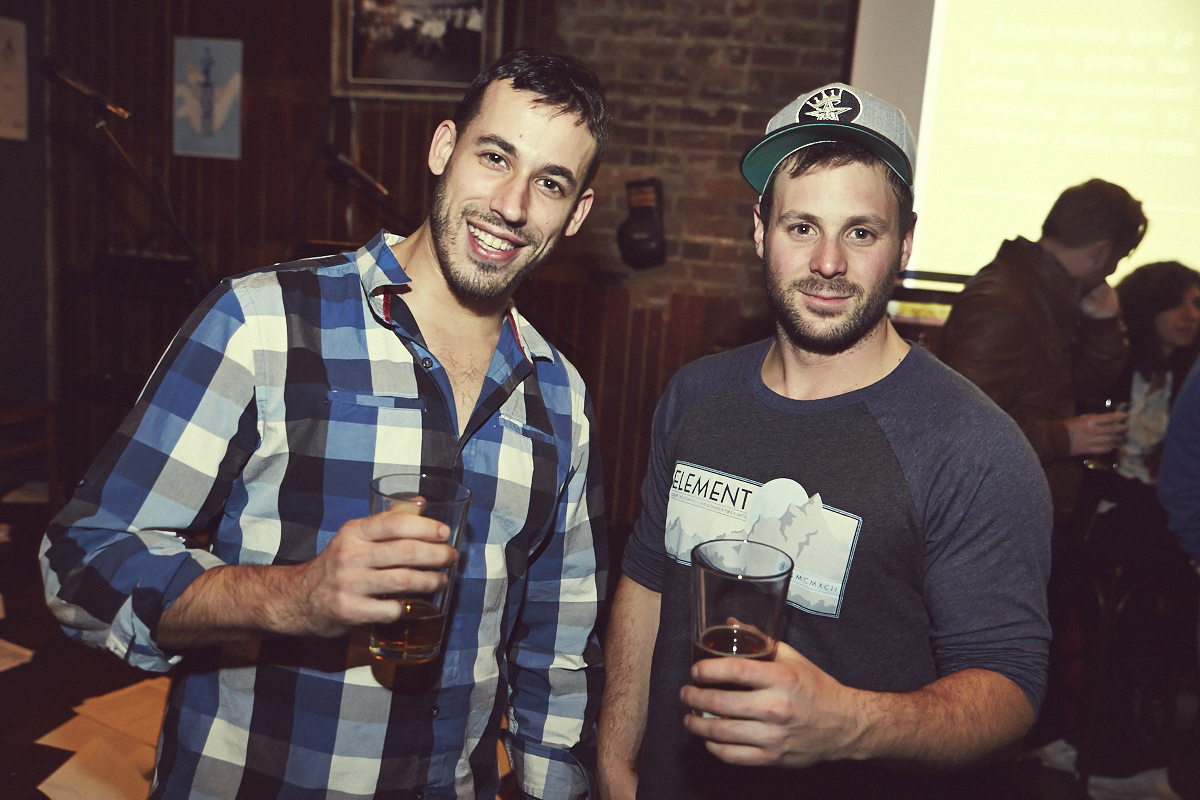 Venir en gang pour les 1 an du site de nouvelles et images érotiques jesuisvenu.com