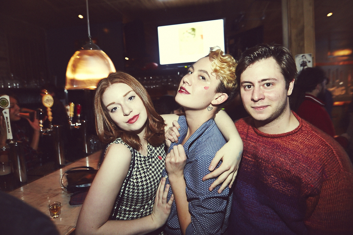 Venir en gang pour les 1 an du site de nouvelles et images érotiques jesuisvenu.com