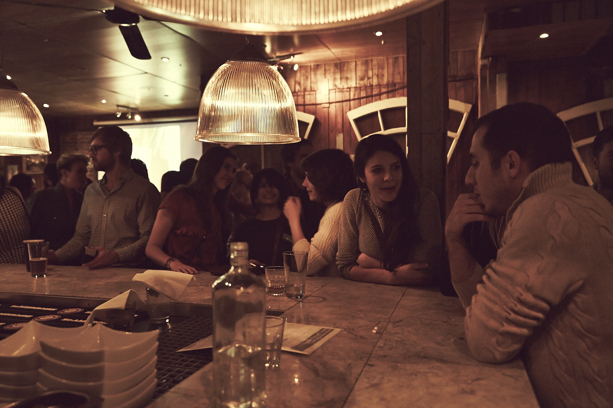 Venir en gang pour les 1 an du site de nouvelles et images érotiques jesuisvenu.com