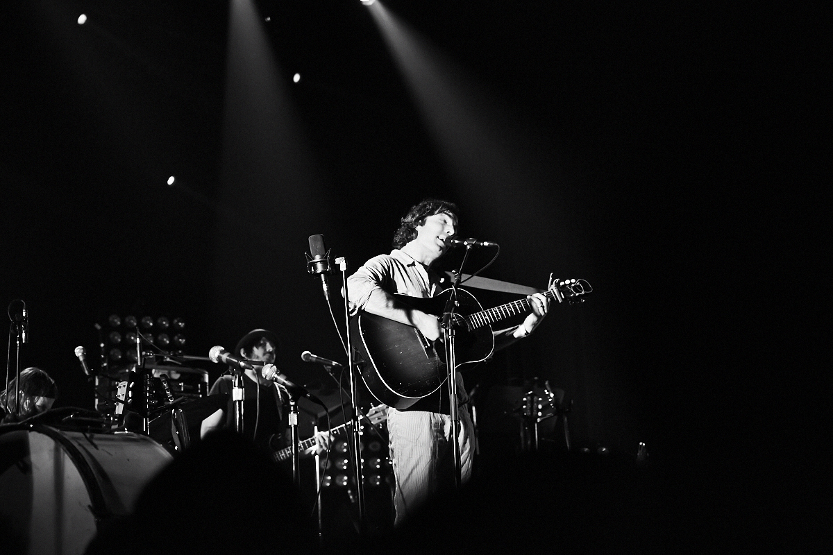 La rentrée montréalaise des Barr Brothers: une soirée mémorable dans un Métropolis sold out