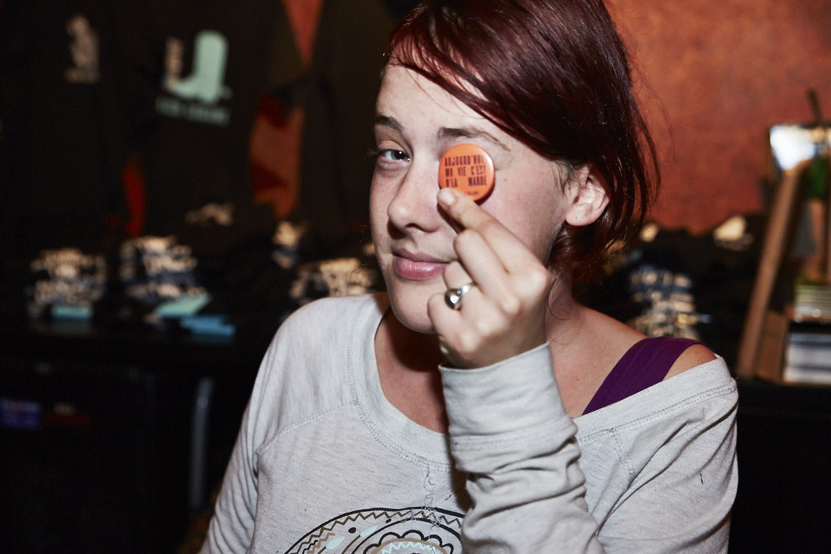 Lisa Leblanc rock the shit au lancement de son nouvel album anglo Highways, Heartaches and Time Well Wasted