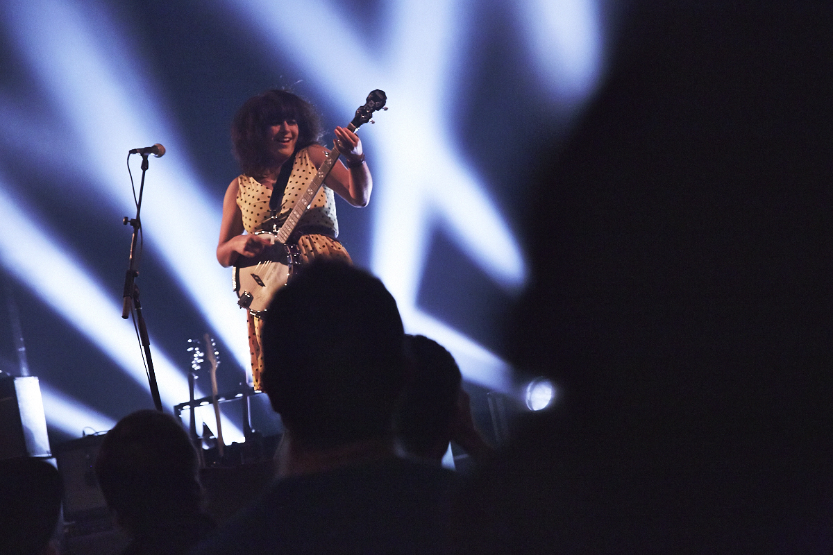 Lisa Leblanc rock the shit au lancement de son nouvel album anglo Highways, Heartaches and Time Well Wasted