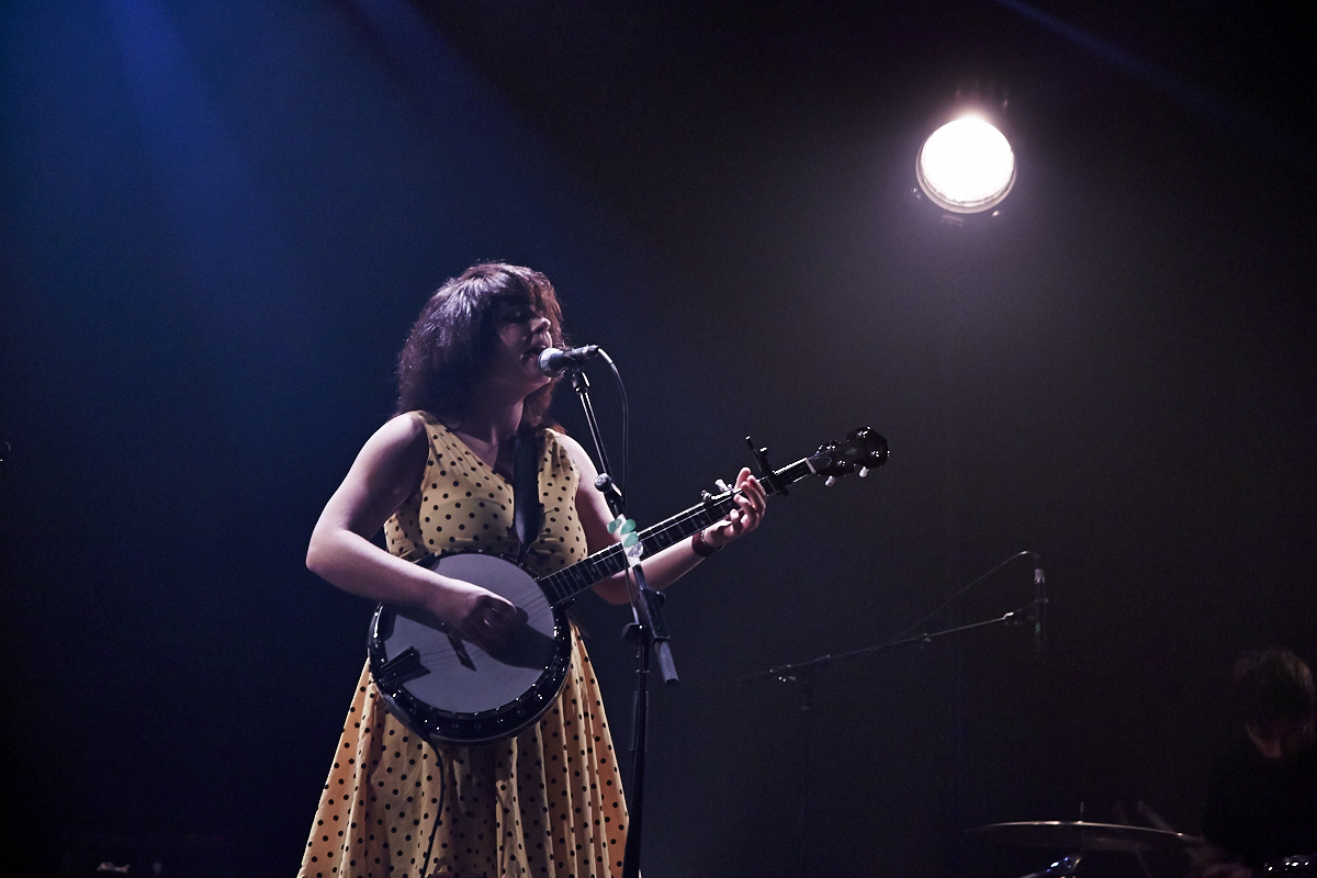 Lisa Leblanc rock the shit au lancement de son nouvel album anglo Highways, Heartaches and Time Well Wasted