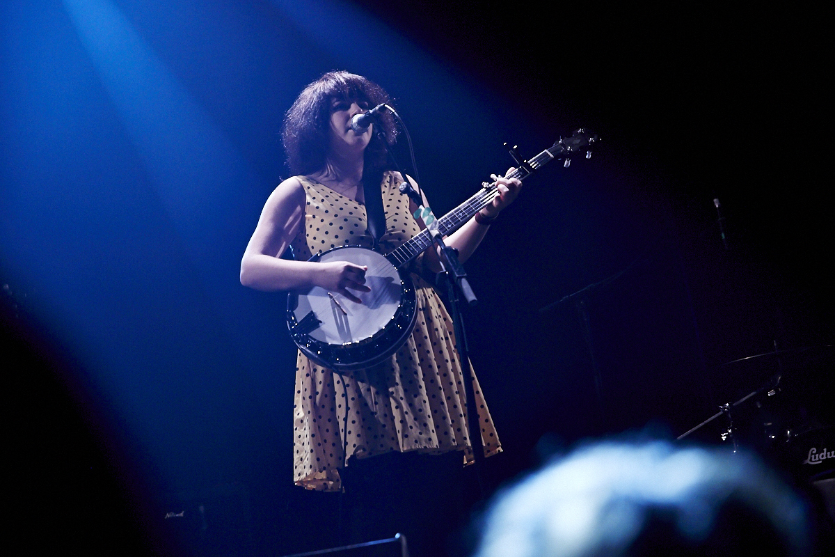 Lisa Leblanc rock the shit au lancement de son nouvel album anglo Highways, Heartaches and Time Well Wasted