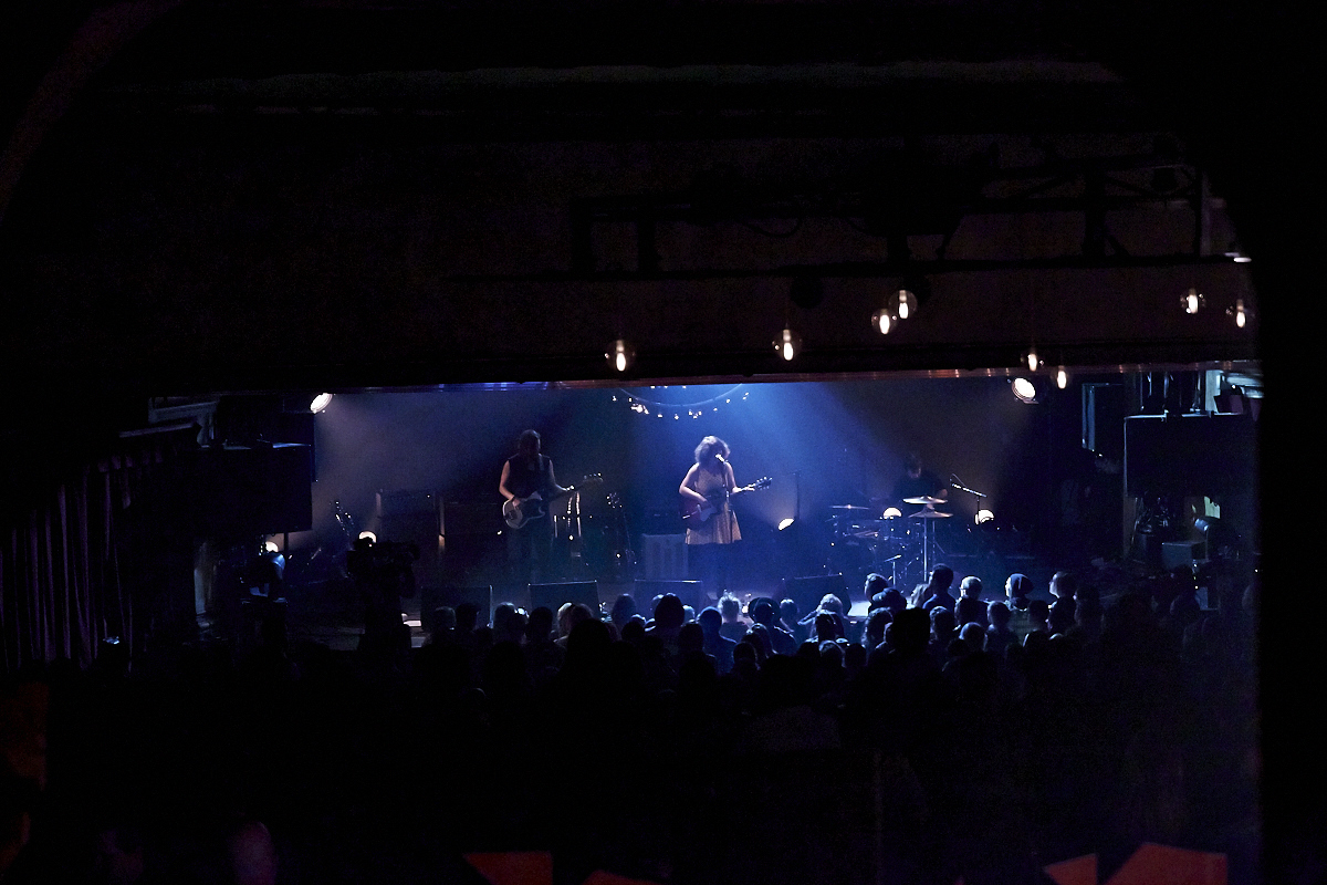 Lisa Leblanc rock the shit au lancement de son nouvel album anglo Highways, Heartaches and Time Well Wasted