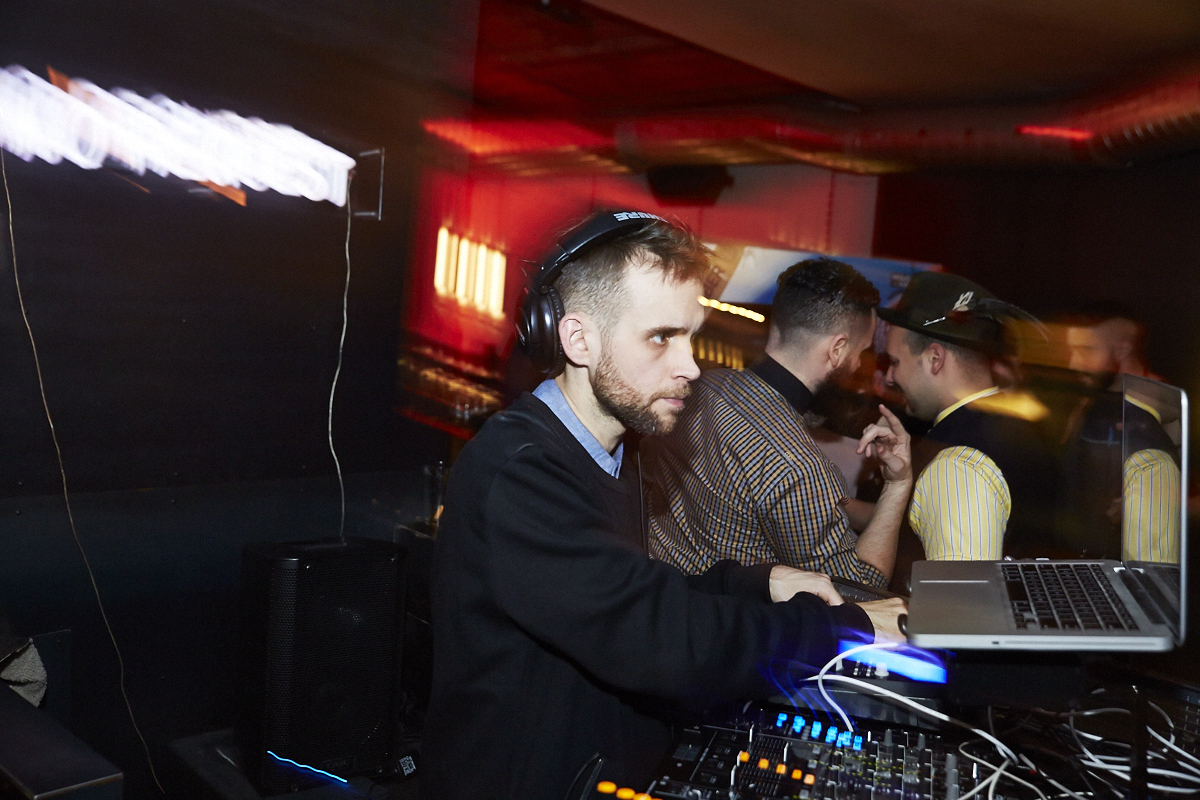 JimLeBarbier fait des ravages au Mme.Lee pour le lancement de Movember