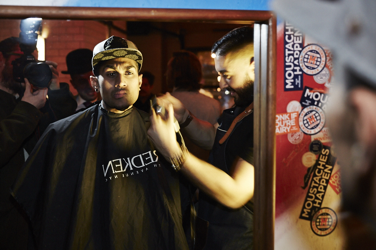 JimLeBarbier fait des ravages au Mme.Lee pour le lancement de Movember