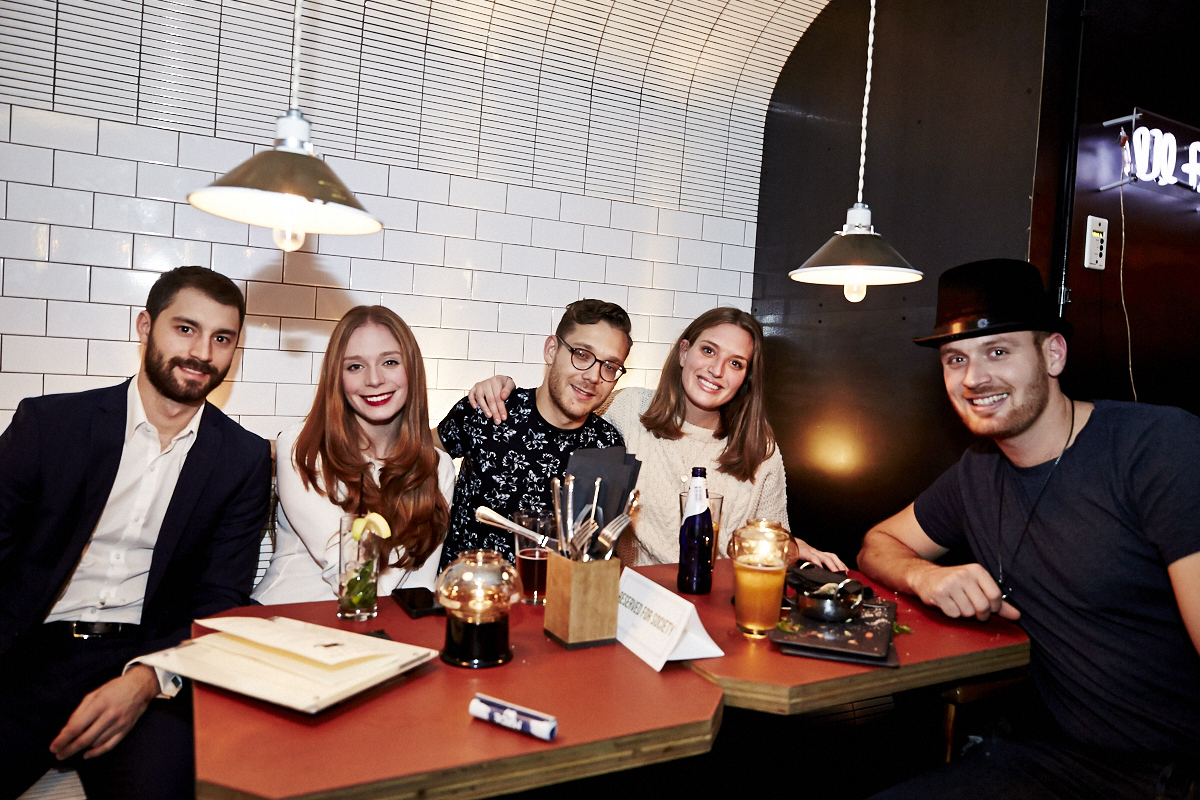 JimLeBarbier fait des ravages au Mme.Lee pour le lancement de Movember