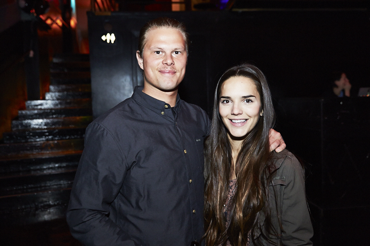 Moustaches, surfboards et destination paradisiaque pour la nouvelle saison de OuiSurf!