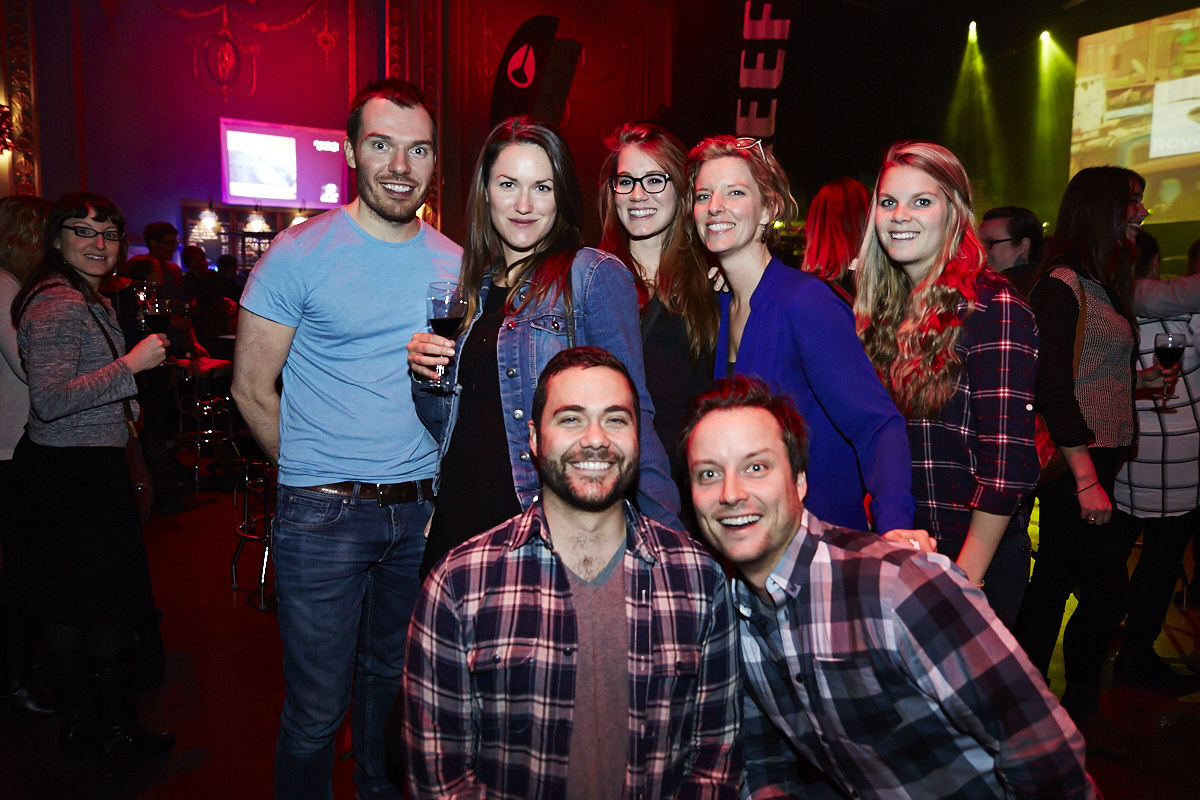 Moustaches, surfboards et destination paradisiaque pour la nouvelle saison de OuiSurf!