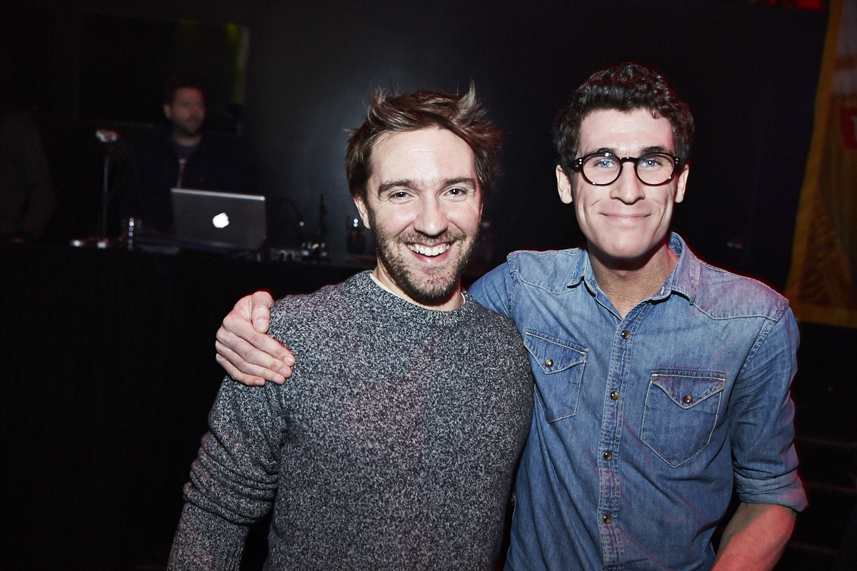 Moustaches, surfboards et destination paradisiaque pour la nouvelle saison de OuiSurf!