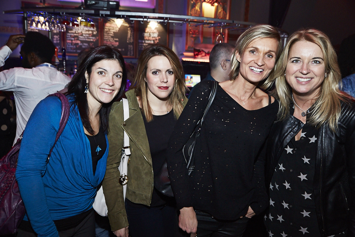 Moustaches, surfboards et destination paradisiaque pour la nouvelle saison de OuiSurf!