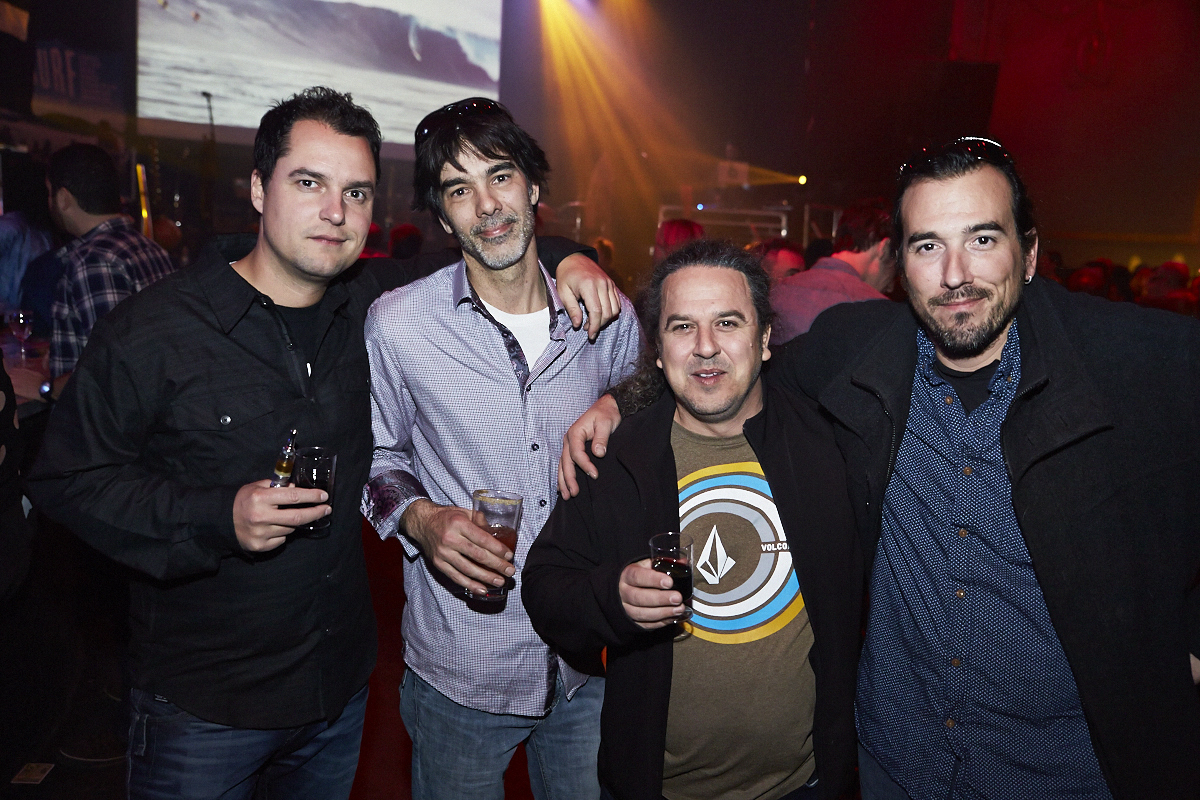 Moustaches, surfboards et destination paradisiaque pour la nouvelle saison de OuiSurf!