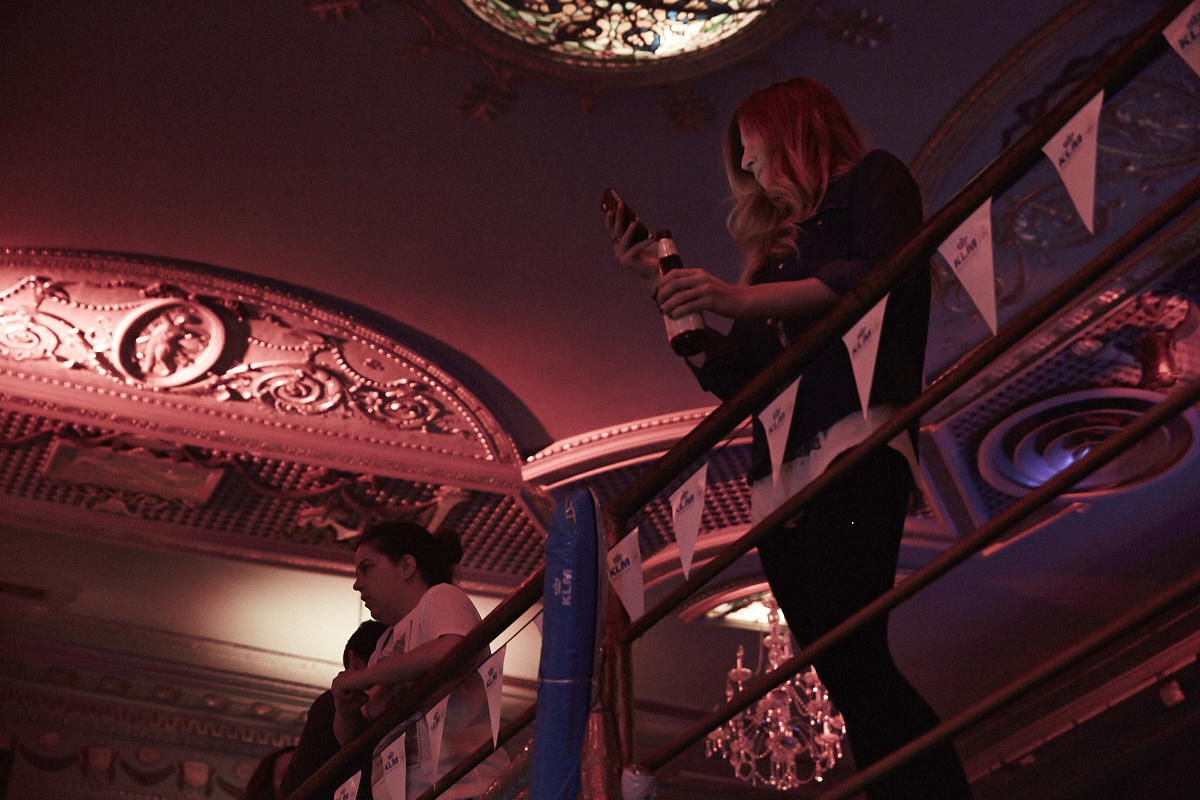 Moustaches, surfboards et destination paradisiaque pour la nouvelle saison de OuiSurf!